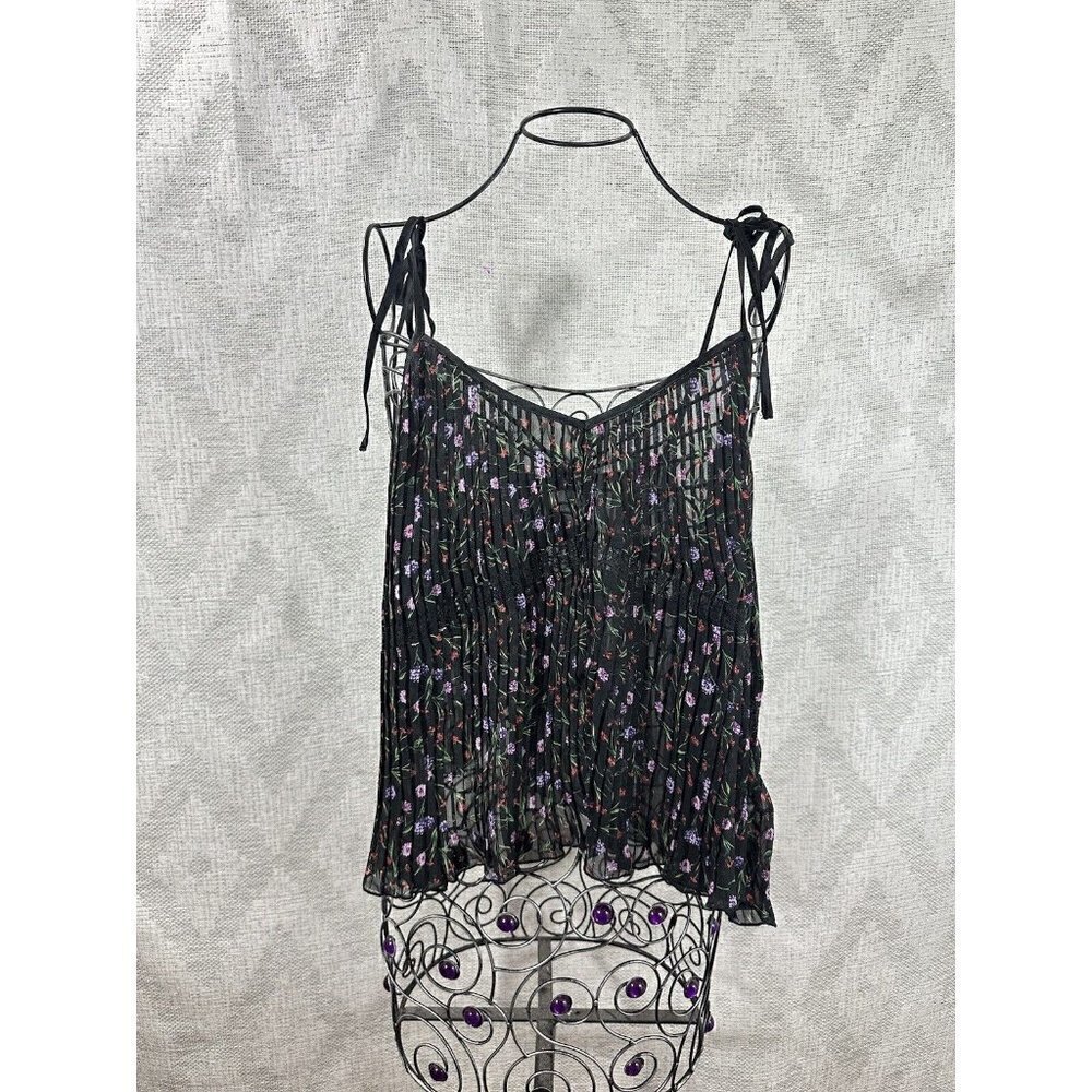 J.O.A just one answer floral pleated cami size M
